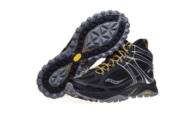 Adventerra GTX - перші кросівки в технологічною лінійці Saucony, призначені для туризму з культової підошвою Vibram