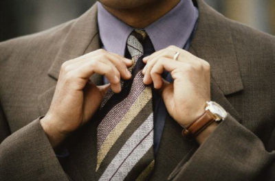 Помилки виникають при носінні будь-якої речі, що вже говорити про такому непростому аксесуар, як краватка