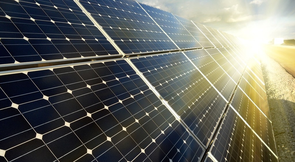 ефективне   отримання електричної енергії з сонячного світла - це майбутнє енергетики