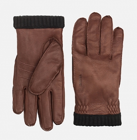 Якщо ви хочете придбати трикотажні рукавички, зверніть увагу на вироби провідних шотландських виробників виробів з вовни та кашеміру - William Lockie і Johnstons of Elgin