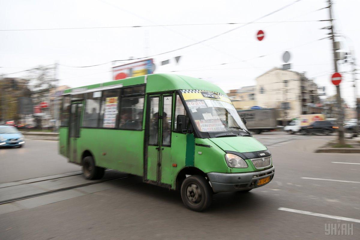 Водії також погрожували поліцейському рішалами, які нібито могли б позбавити його роботи