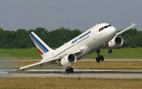 Французький авіаперевізник Air France почав виконувати свої перші польоти в 1933 р За останні 30 років у авіакомпанії налічується 344 жертви