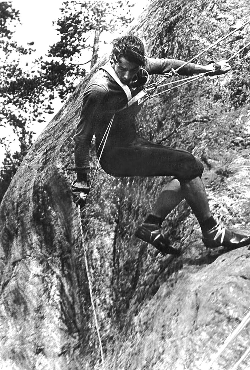 мс Олександр Липчинський - багаторазовий чемпіон та призер чемпіонатів СРСР з альпінізму, один з найсильніших скелелазів Ленінграда в 70-і роки, загинув в січні 1980 р