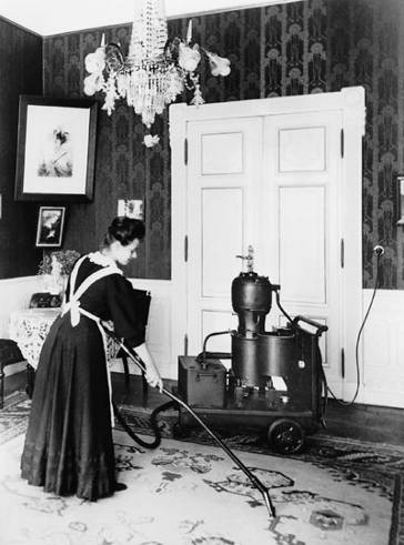 1927 рік був відзначений випуском пилососа з дуже низьким рівнем шуму;  в 1928-му з'явилася пральна машина з можливістю регулювання числа обертів барабана