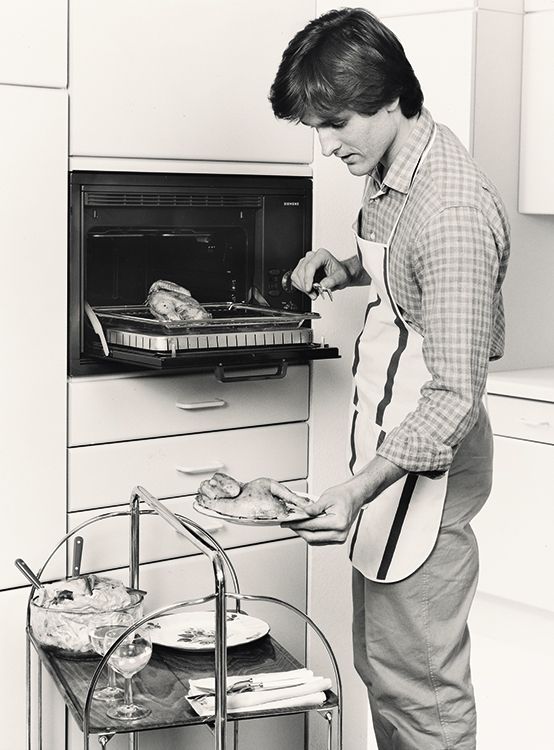 У наступному (1985) році на ринку з'явилися пральні машини Siemens, оснащені системою Aqua Stop для захисту від протікання