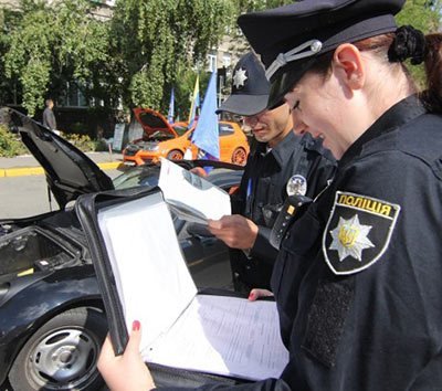 Українці незабаром зможуть сідати за кермо автомобілів, не турбуючись про наявність при собі прав