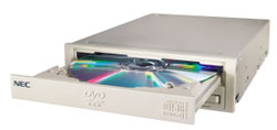 CD-R - означає що дисковод може тільки зчитувати CD диск, CD-RW - зчитувати, записувати і стирати (якщо диск теж RW)