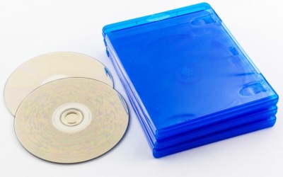 Як тільки з'явилися Blu-Ray диски, багато хто передрікав швидку кончину звичайних CD і DVD-носіїв